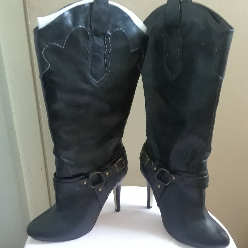BRAND NEW BLACK BOOTS Size 6 1/2